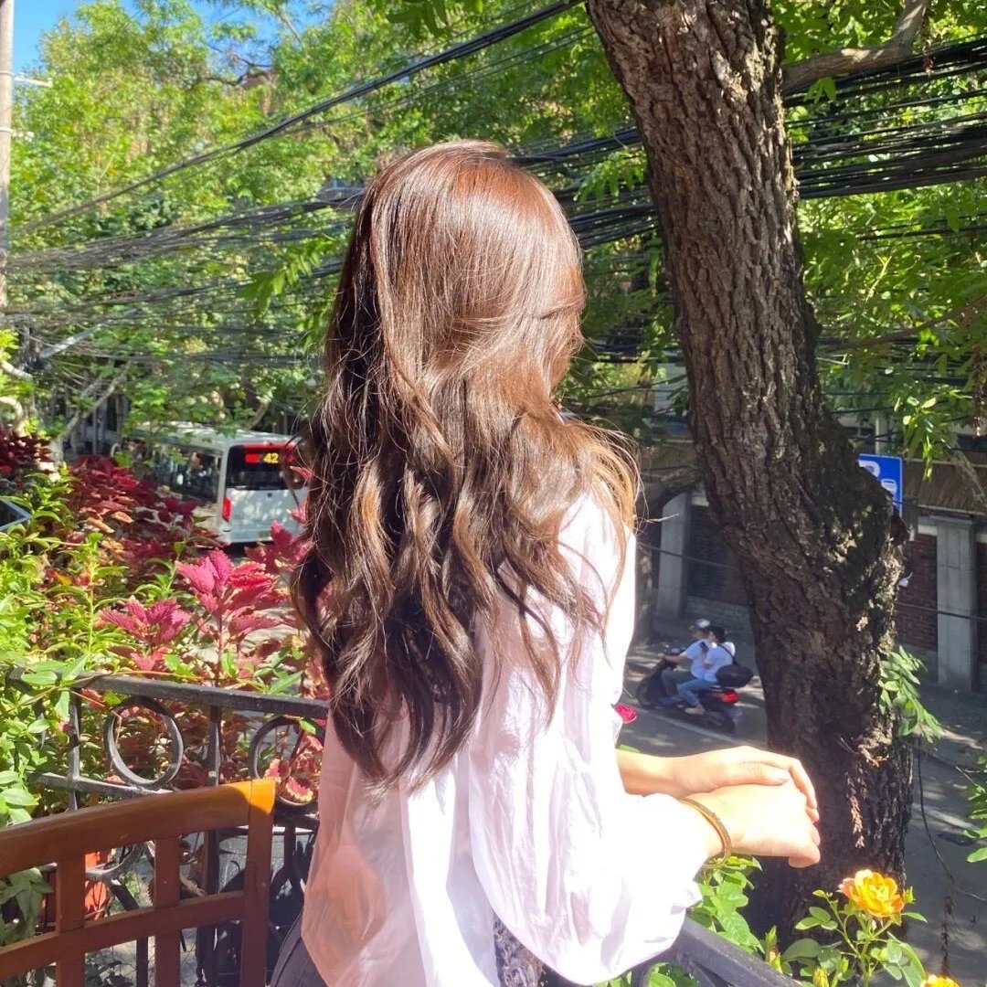 他的模样