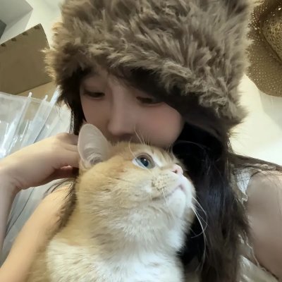 在角落,主教身边